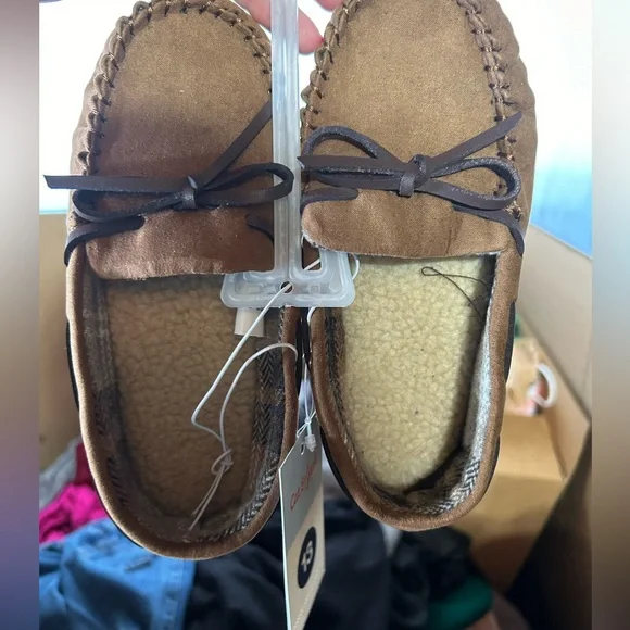 NWT Cat and Jack slippers youth size 13 - Picture 7 of 10